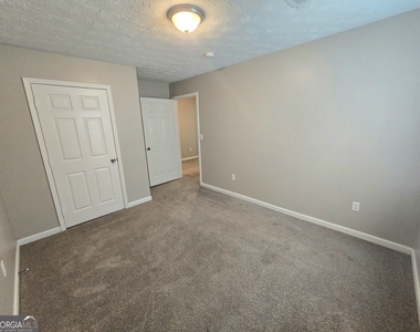 1147 Dunivin Drive - Photo Thumbnail 17