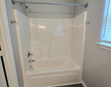 1147 Dunivin Drive - Photo Thumbnail 24