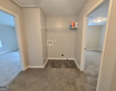 1147 Dunivin Drive - Photo Thumbnail 25