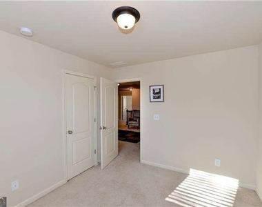 2349 Whiteoak Bend Se - Photo Thumbnail 7