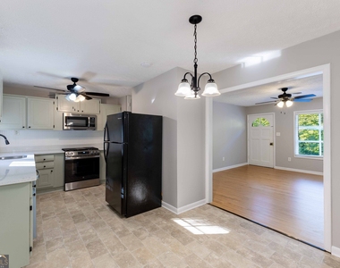 250 Forrest Avenue - Photo Thumbnail 18