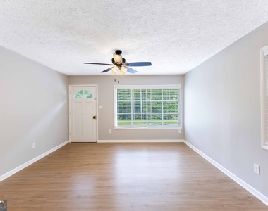 250 Forrest Avenue - Photo Thumbnail 10