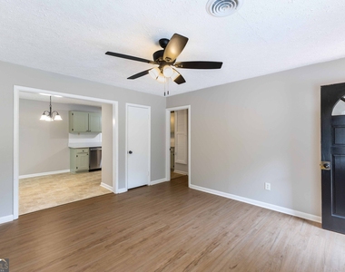 250 Forrest Avenue - Photo Thumbnail 7