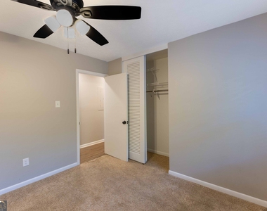 250 Forrest Avenue - Photo Thumbnail 22