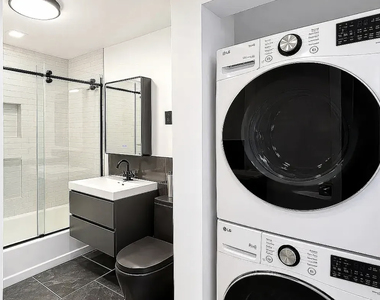  East 58th Street, Unit 4d - Photo Thumbnail 3