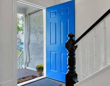 52 Madison St - Photo Thumbnail 3