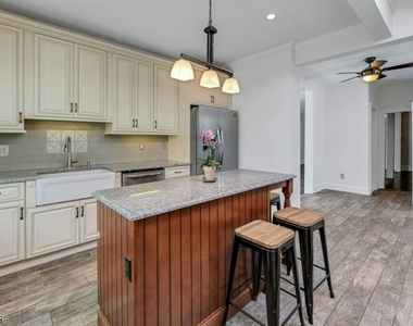 52 Madison St - Photo Thumbnail 14
