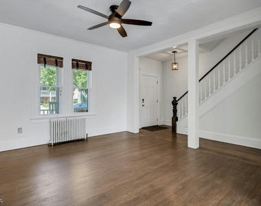 52 Madison St - Photo Thumbnail 5