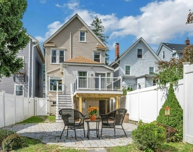 52 Madison St - Photo Thumbnail 34