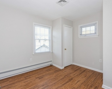 123 New St - Photo Thumbnail 16