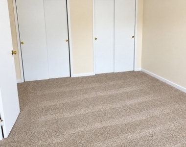 1041 Ridge St B41 - Photo Thumbnail 2