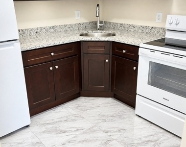 1041 Ridge St B41 - Photo Thumbnail 1