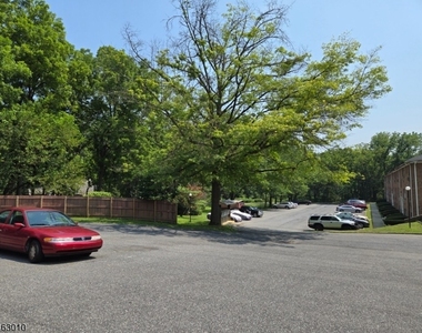 1041 Ridge St B41 - Photo Thumbnail 12