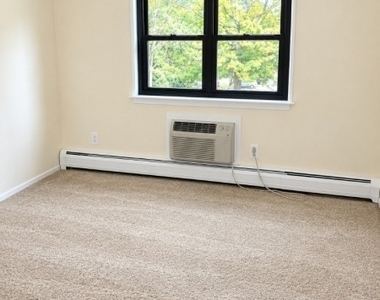 1041 Ridge St B41 - Photo Thumbnail 5