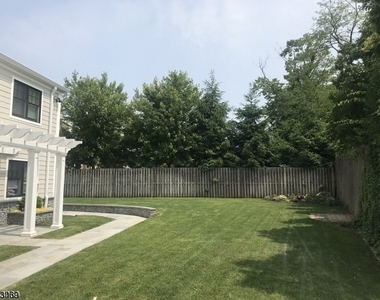 1 Union Ave - Photo Thumbnail 7