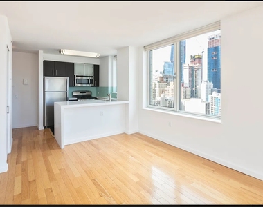350 West 37th Street - Photo Thumbnail 2