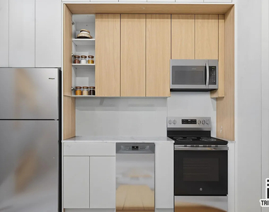105 Berry Street - Photo Thumbnail 1