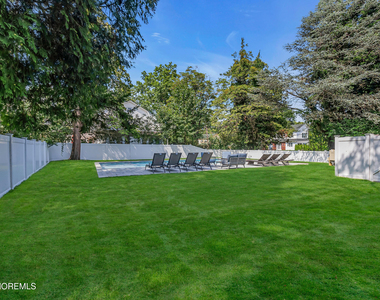 309 Cedar Avenue - Photo Thumbnail 32