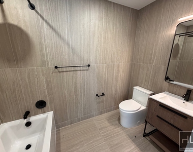 4 Avenue - Photo Thumbnail 5