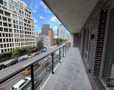 4 Avenue - Photo Thumbnail 3