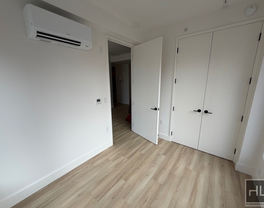 4 Avenue - Photo Thumbnail 5