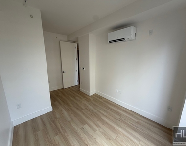 4 Avenue - Photo Thumbnail 7