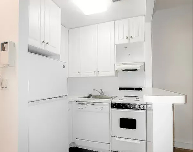 East 46 Street - Photo Thumbnail 1