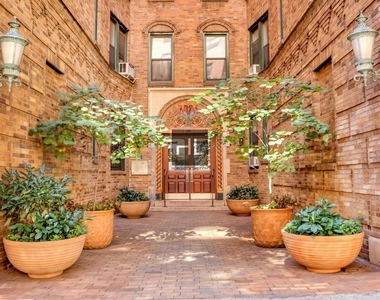 East 70th Street - Photo Thumbnail 3