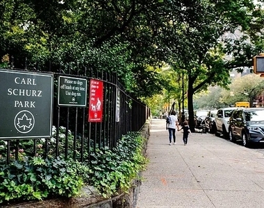 East 88th Street - Photo Thumbnail 3
