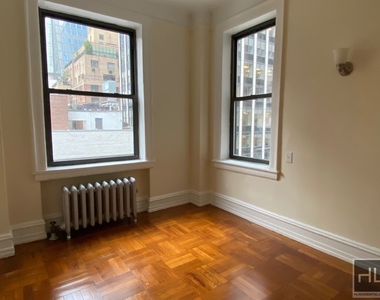 West 55th Street - Photo Thumbnail 1