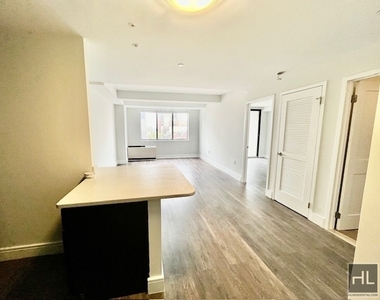 East 91st Street - Photo Thumbnail 5