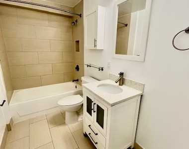 East 91st Street - Photo Thumbnail 4