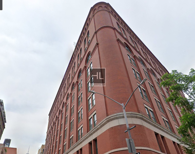Greenwich Street - Photo Thumbnail 5
