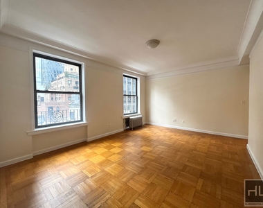 West 55th Street - Photo Thumbnail 1