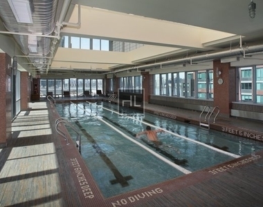 Center Blvd - Photo Thumbnail 5
