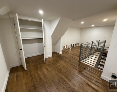 East 80 Street - Photo Thumbnail 4