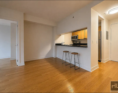 West 96 Street - Photo Thumbnail 2