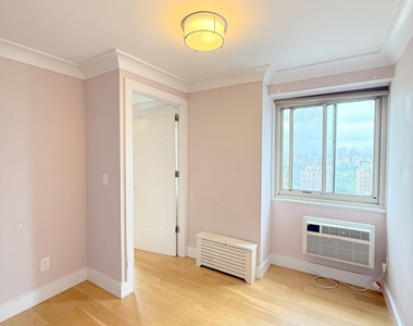 West 93rd Street - Photo Thumbnail 4