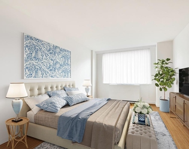East 75th Street - Photo Thumbnail 1