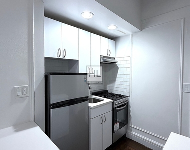 East 46th Street - Photo Thumbnail 1
