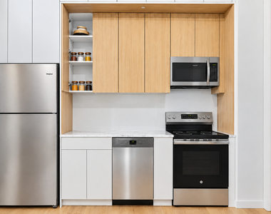 105 Berry Street - Photo Thumbnail 2