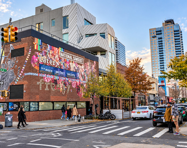 105 Berry Street - Photo Thumbnail 7