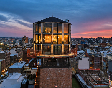 105 Berry Street - Photo Thumbnail 6