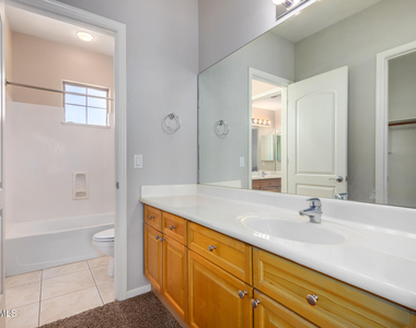 13746 W Cypress Street - Photo Thumbnail 17
