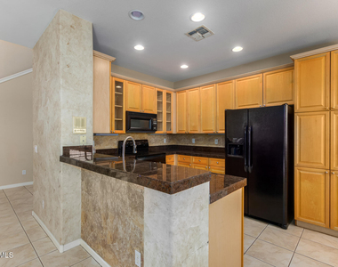 13746 W Cypress Street - Photo Thumbnail 5