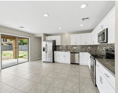 16451 W Paso Trail - Photo Thumbnail 5