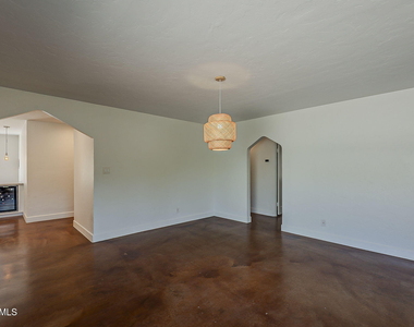 331 W Edgemont Avenue - Photo Thumbnail 10