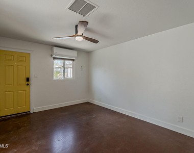 331 W Edgemont Avenue - Photo Thumbnail 52