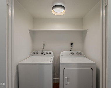 331 W Edgemont Avenue - Photo Thumbnail 39