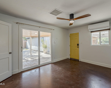 331 W Edgemont Avenue - Photo Thumbnail 51